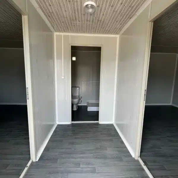 4x8-konteyner-ici